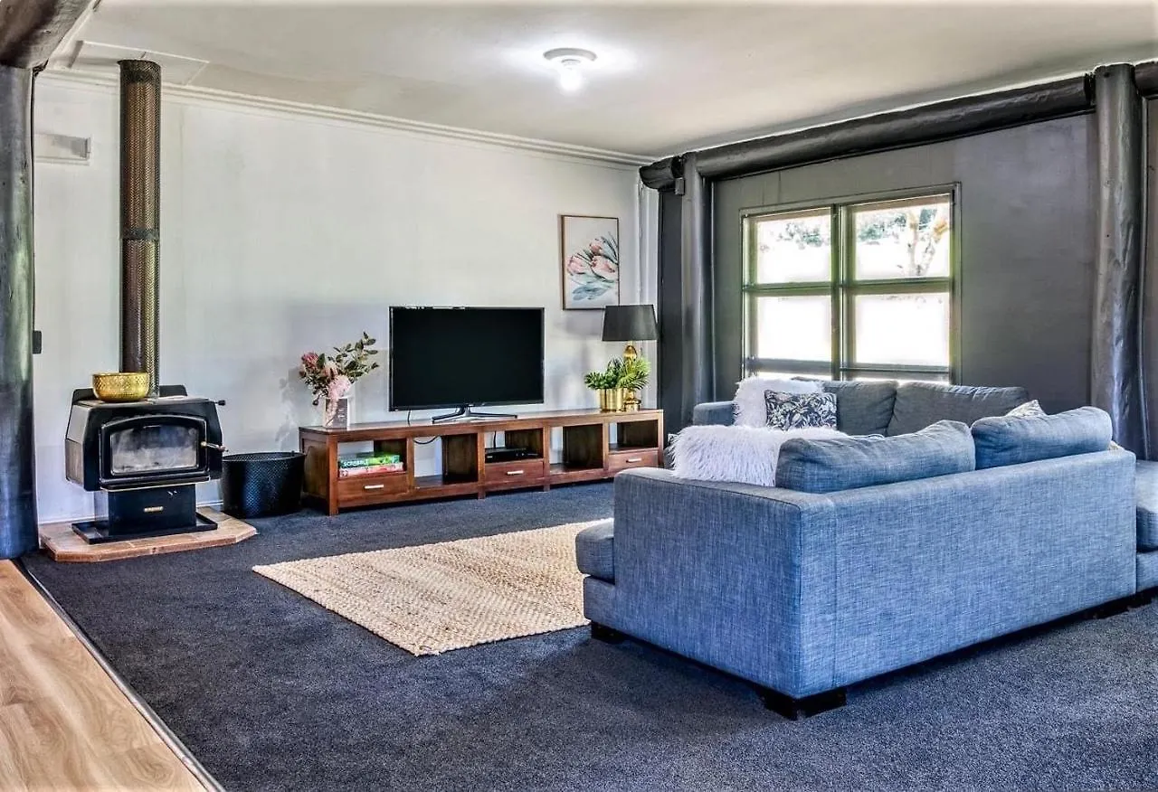Sunshine Coast Farm Stay Glass House Mountains Holiday home