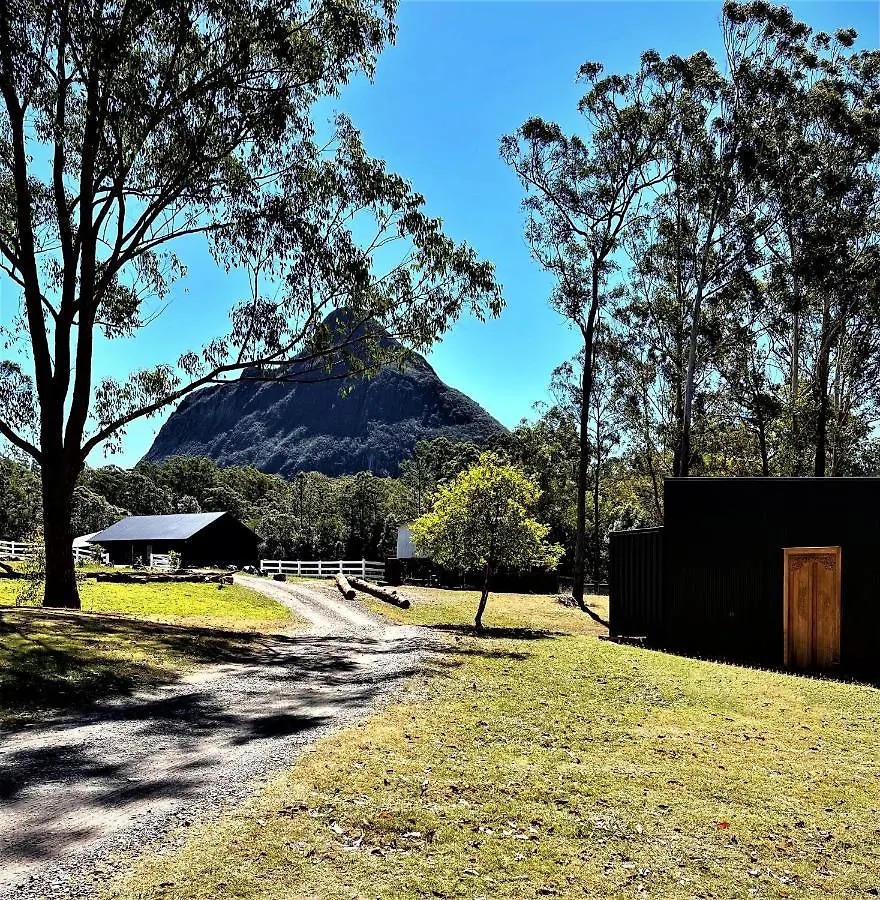 Sunshine Coast Farm Stay Glass House Mountains Australia